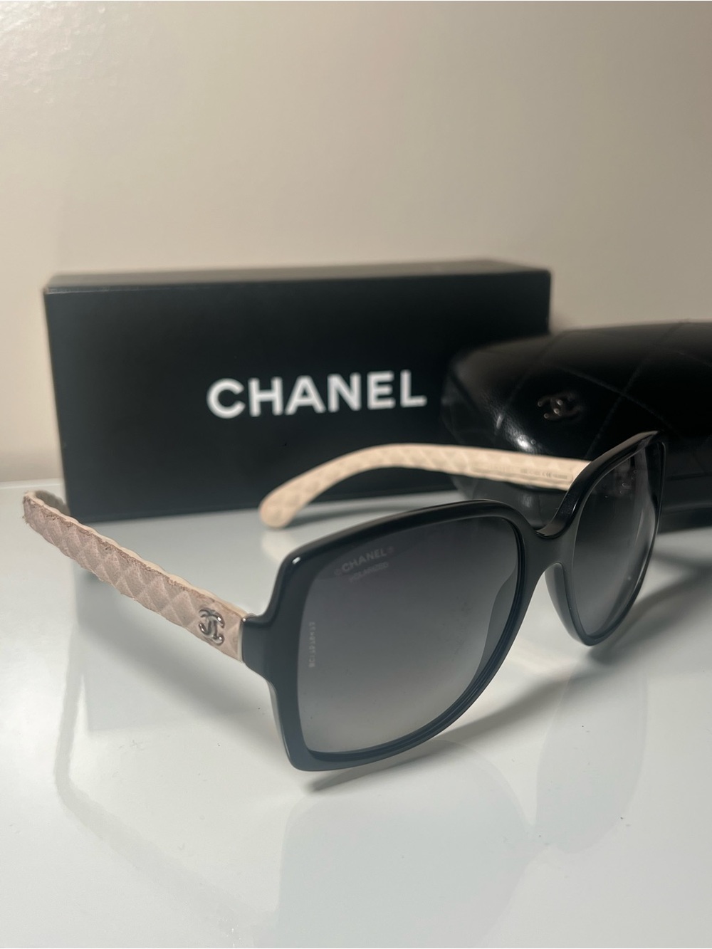 Chanel 5289 q quilted glasses